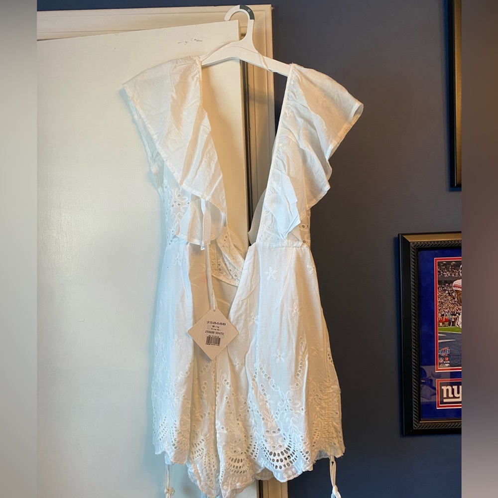 Selfie Leslie White Eyelet Romper NWT